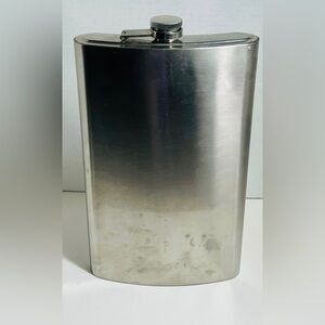 (BRAND NEW) OGGI STAINLESS STEEL 64 OZ FLASK (NWOT) NEVER USED
